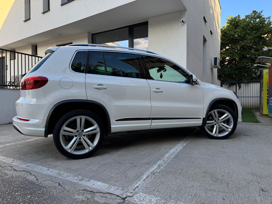 Volkswagen Tiguan 2.0 TDI 144 CP  4Motion R-Line – Automat