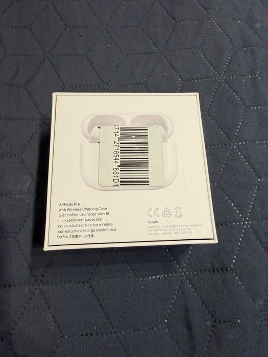 Apple AirPods Pro — отлично състояние, оригинал + заряден кейс