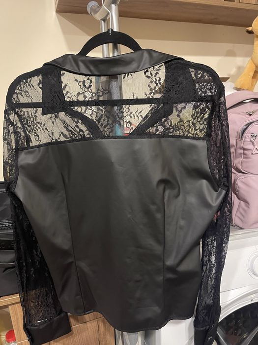 Домска риза-кожа и дантела-запазена