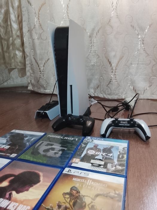 Playstation 5 (в отличном состоянии)