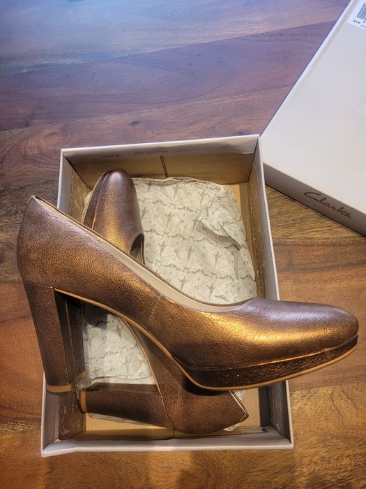 Нови дамско обувки Clarks продава