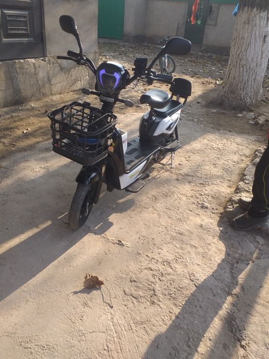 Продаётся электро скутер Ais