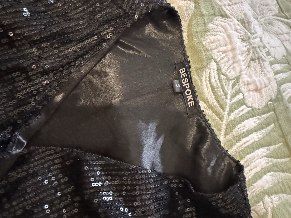 Продам срочно платье в пайетках