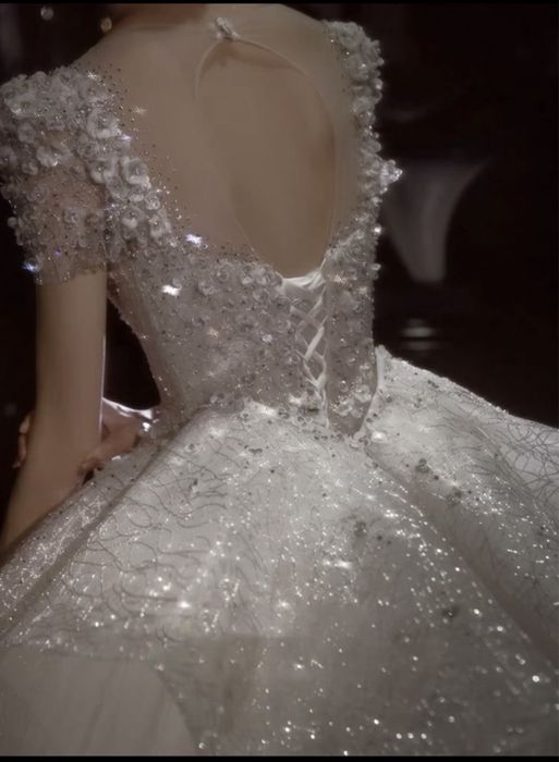 Шикарное свадебное платье