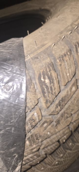 Продам зимние шины, размер 225×65 R17.