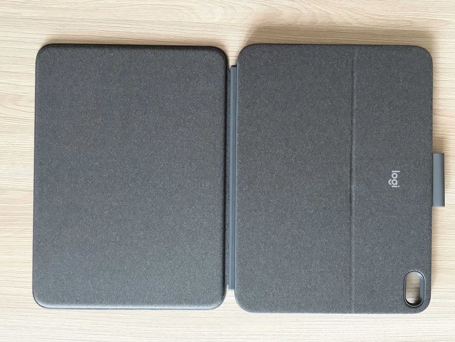 Чехол-клавиатура Logitech Combo Touch для iPad Air 11"