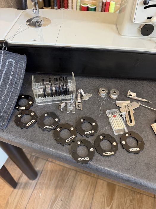 Mașină de cusut electrică Borletti din metal 100%