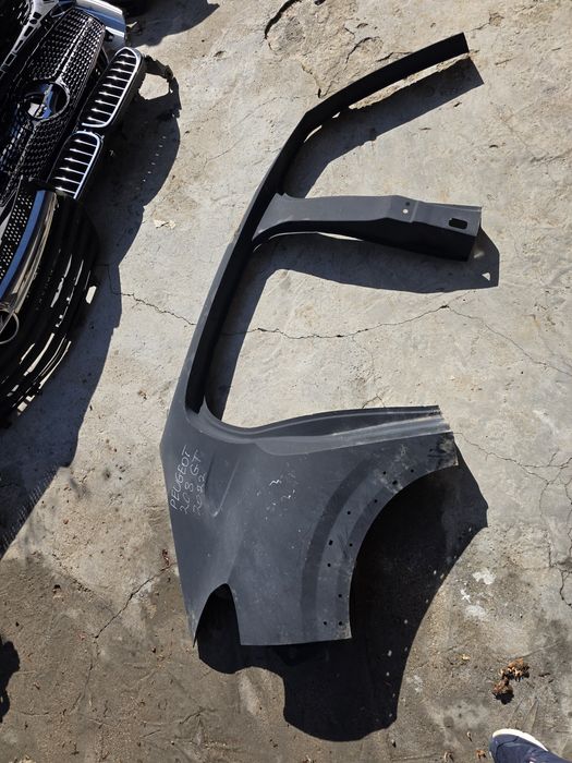 Peugeot 208 GT 2022 десен калник панел