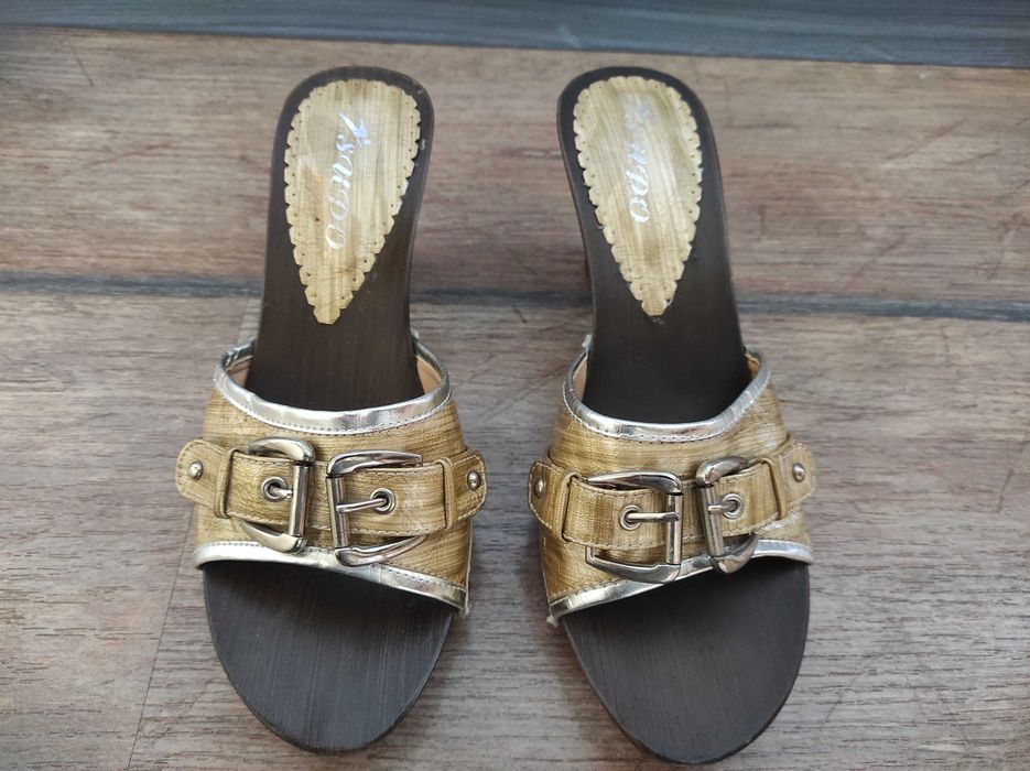 Атрактивни дамски чехли на ток, размер 35/36