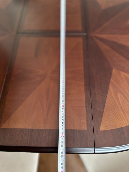 Срочно стол и стулья