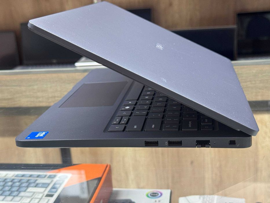 DELL Pro 14 Core 5 120U RAM 16 Gb DDR5 5600 ssd 512