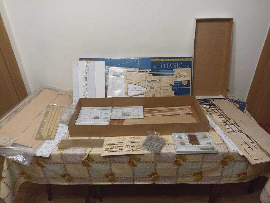 RMS TITANIC масштаб 1:250, сборна модель из дерева