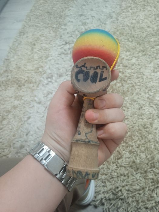 Kendama USA cu grip rubber este semnat de mine nu de cool sau remus