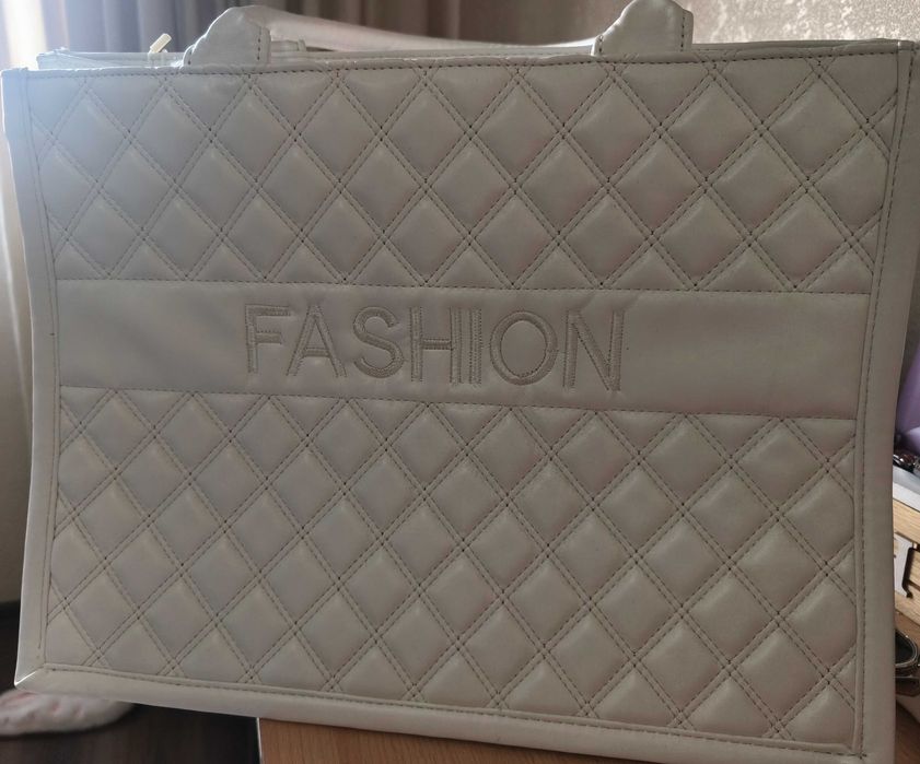 Нова дамска чанта