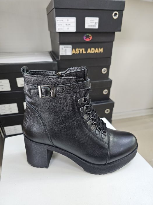 Зимние сапоги-ботильоны