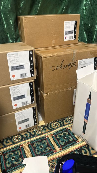 Продам новый Dyson hs05 made in UK