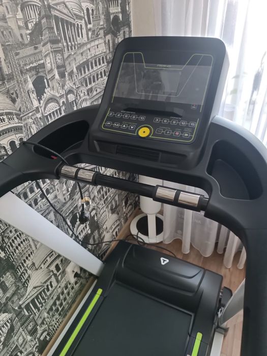 Продам беговую дорожку