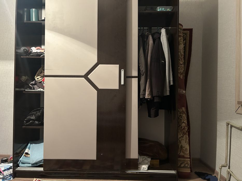 Продам здоровый шкаф