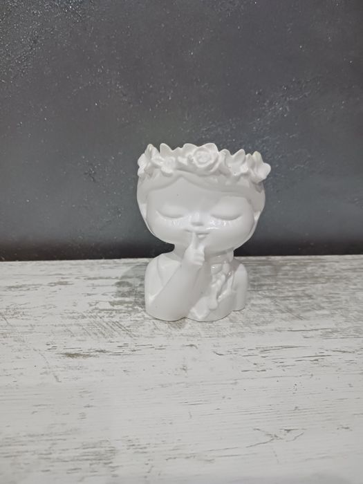 Гипсо - керамични кашпи ръчно изработени