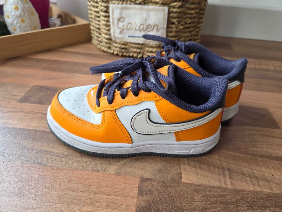 Adidasi NIKE Air Force 1, piele, m 27, stare f buna, cutie