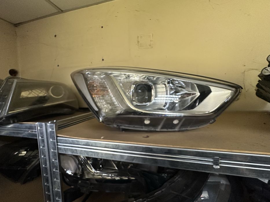 Десен фар Хюндай Санта Фе  би ксенон 3 HYUNDAI SANTA FE III 3 BI XENON  2W92R-DM001  EU