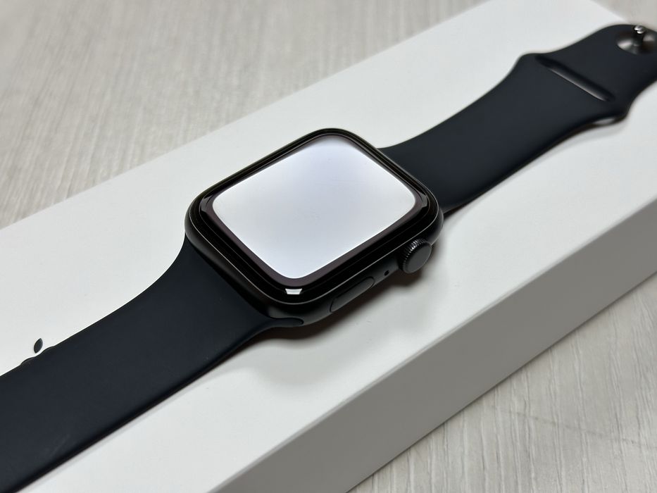 Apple Watch SE 44mm Space Gray