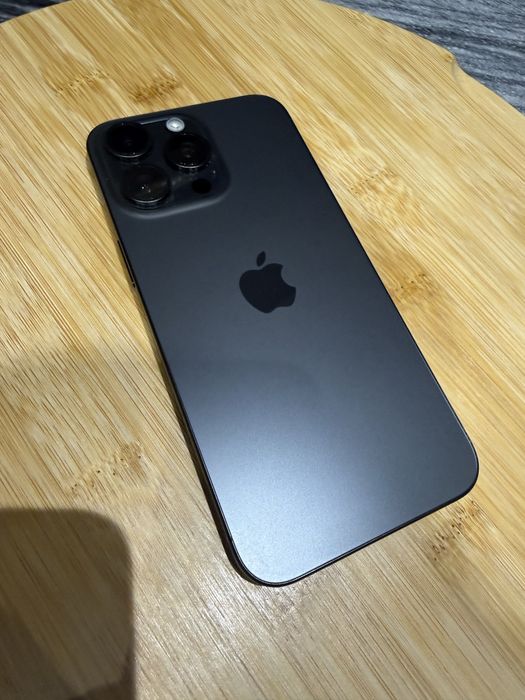 продам iphone 15 pro max в идеальном состоянии!