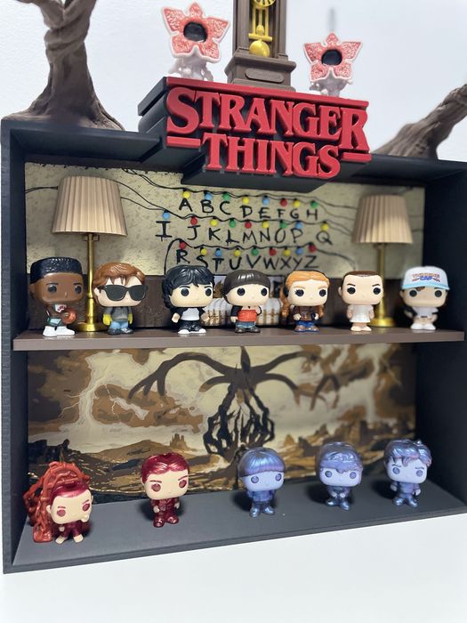 Suport etajera stand figurine stranger things kinder will
