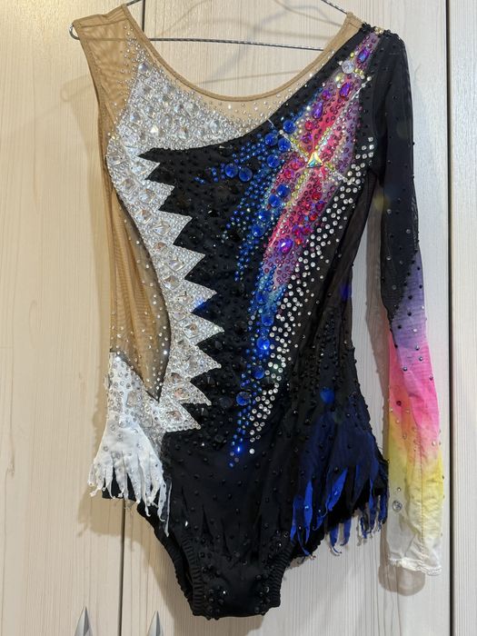 Продаю гимнастический купальник