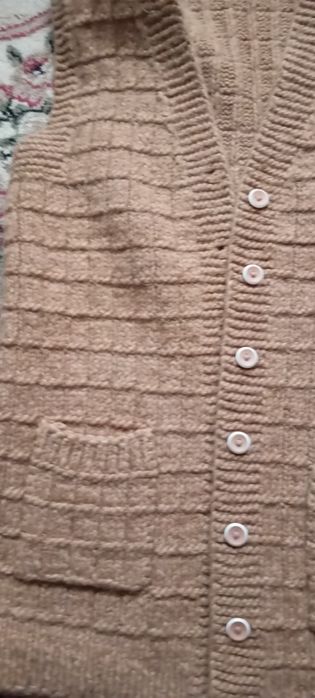 Veste din lana tricotate manual