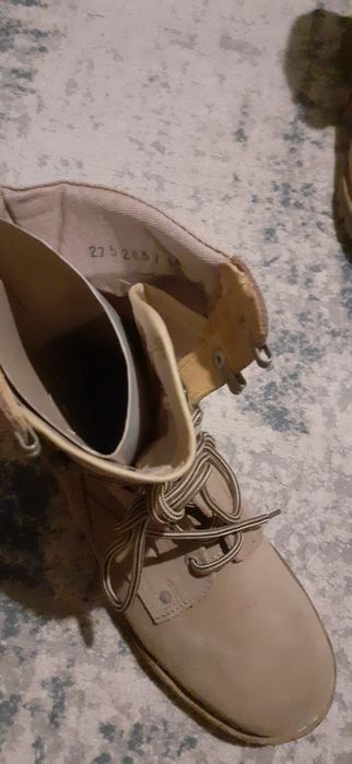 Bocanci militari noi