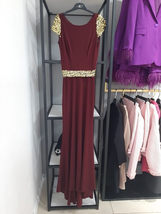 Вечернее платье со шлейфом