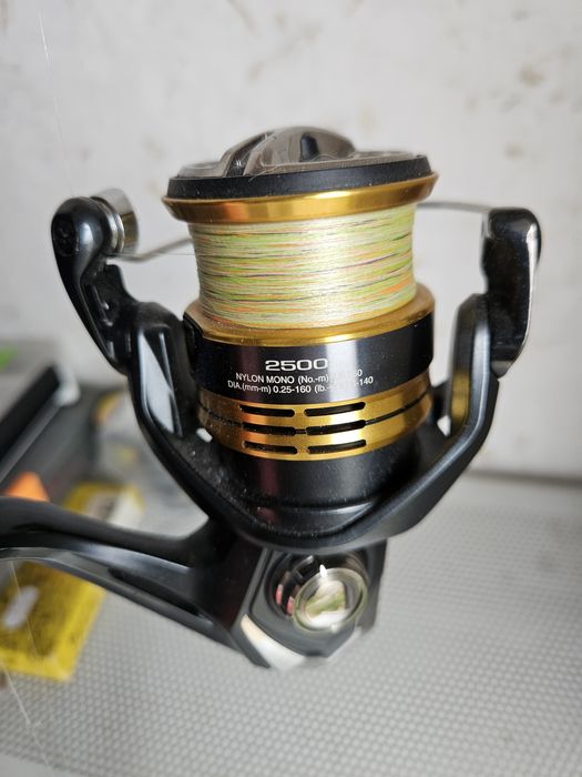 Shimano sahara 2500 i sg2 2-8 2metra i rezervna shpula s 0.4