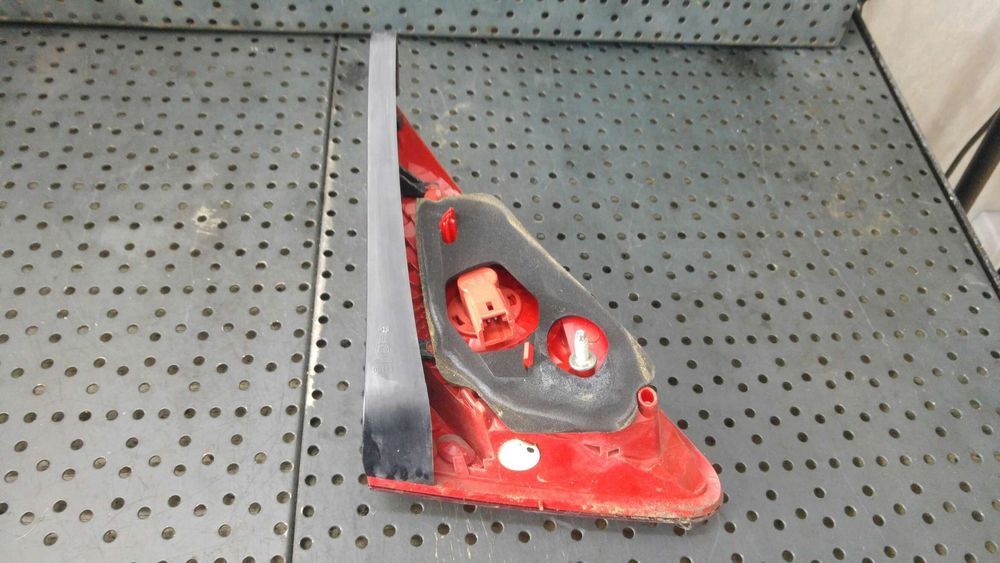 Stop tripla lampa dreapta haion peugeot 3008 hatchback 9683460980d