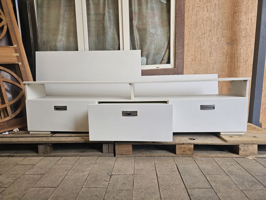 Продам тумбу под ТВ