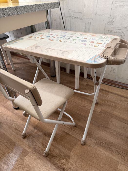 Детский столик со стулом