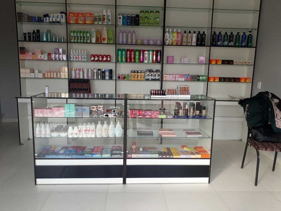 Витрина мебел, стелаж сотилади.