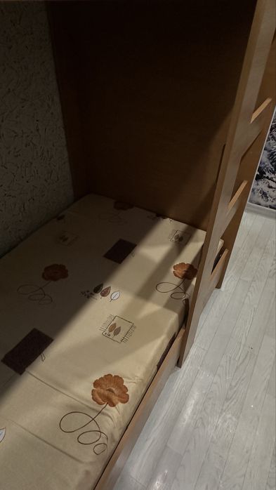 Продам двухъярсную кровать!