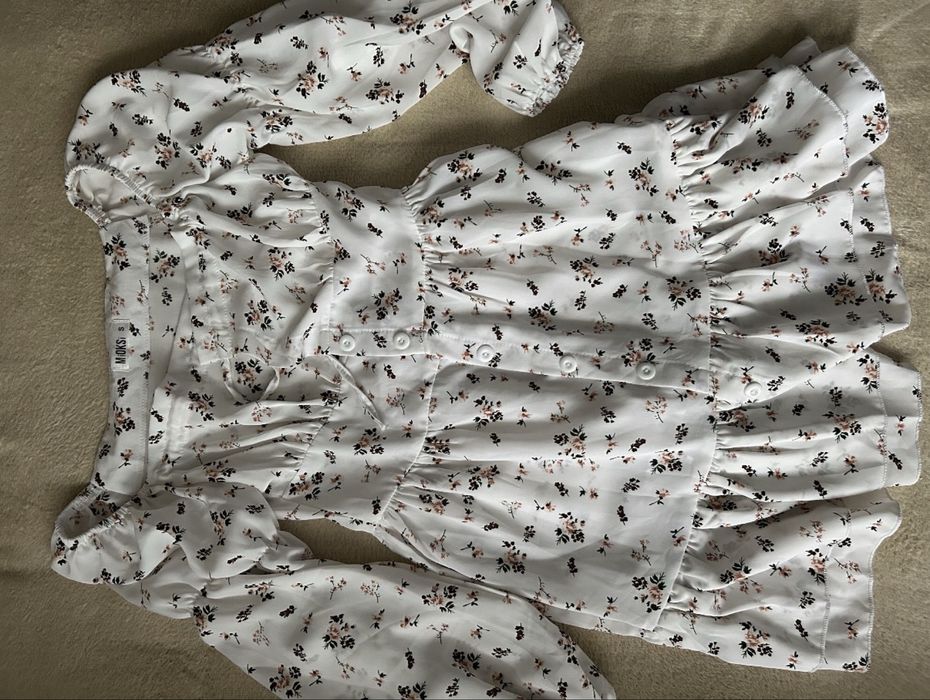 Продам женские платья