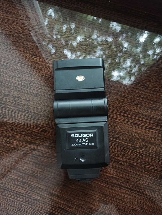 Продам фотовспышку