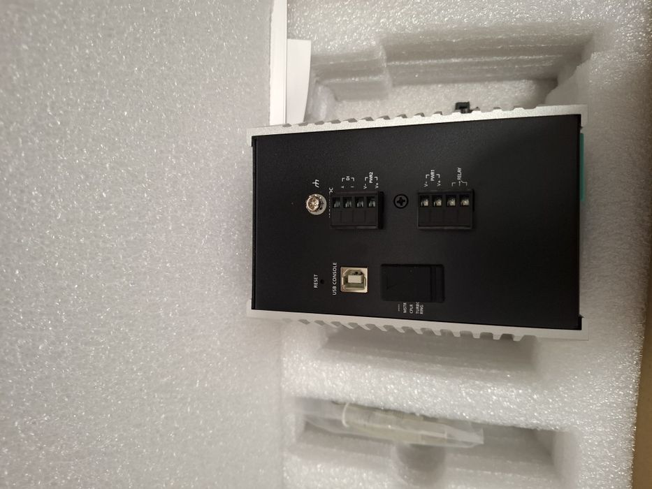 Switch Moxa EDS-518E 4GTXSFP