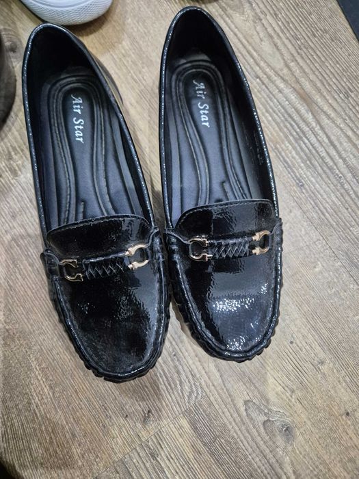 Обувки, летни, есенни, официални.