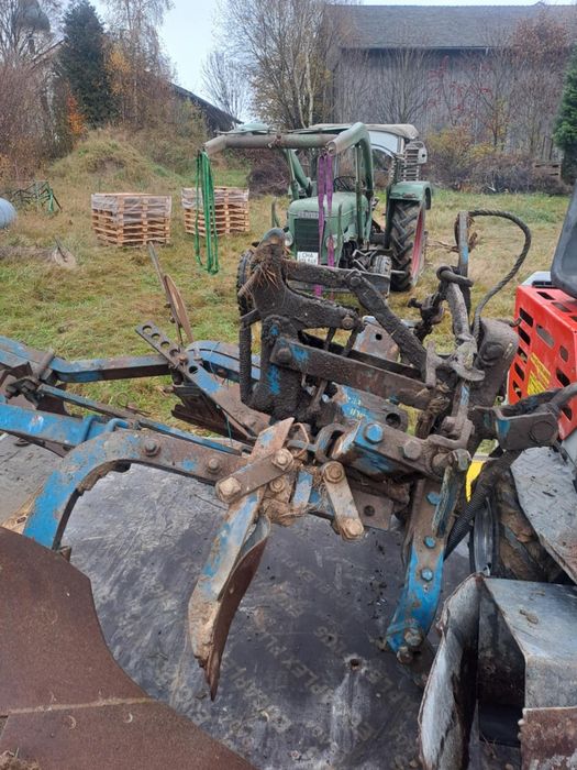 Plug reversibil doua brazde