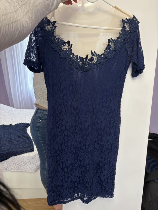 Придавам официални рокли