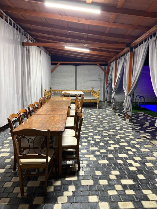 гостевой  дом с бассейном  в отличном районе