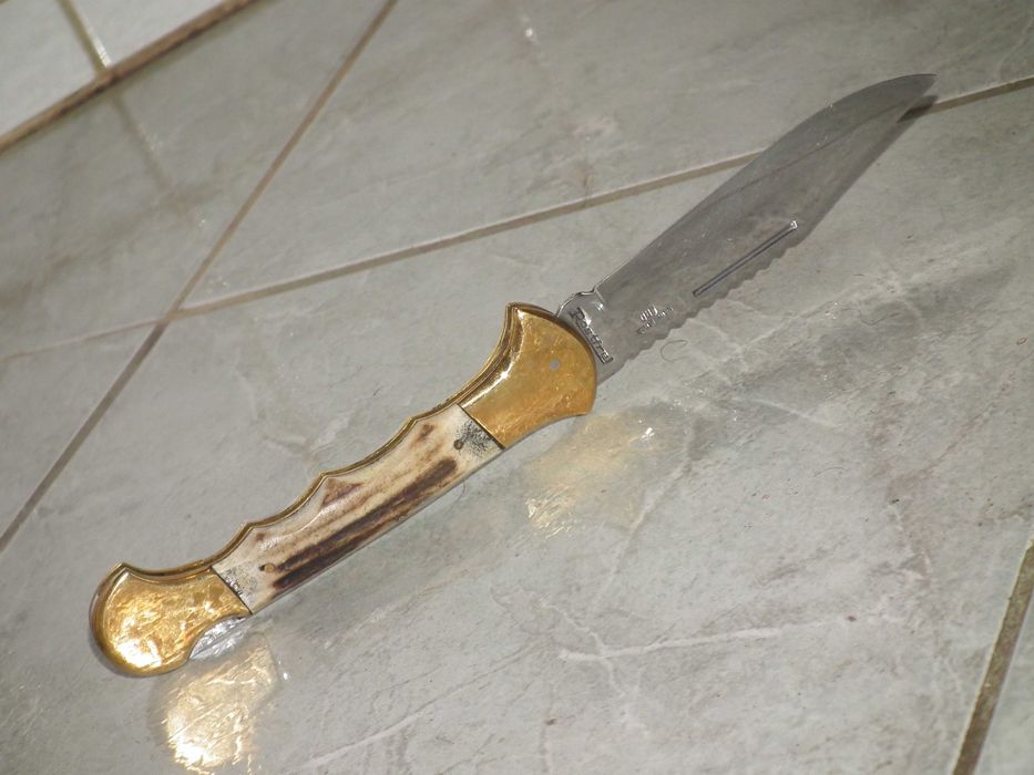 Briceag de vánátoare cu plásele din corn Nagy István back lock