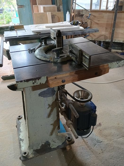 Freza de tâmplărie cu ax de 30 mm