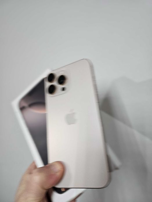 Iphone 16 Pro Max 256 gb 100% la cutie.