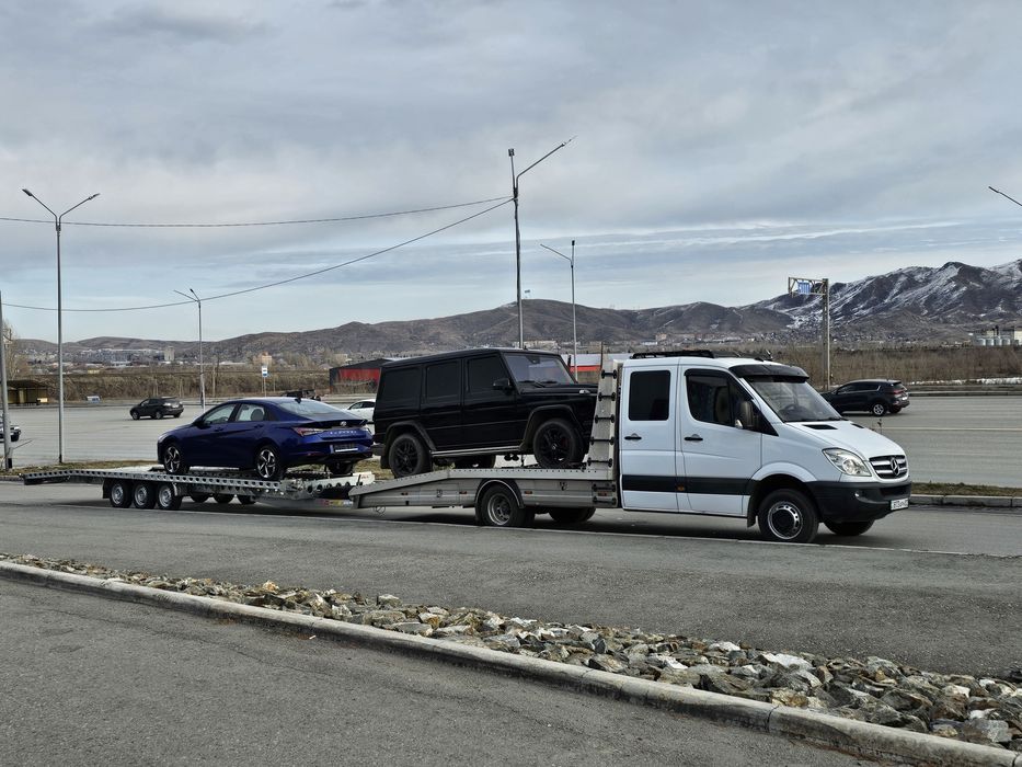 Эвакуатор-автовоз Мерседес спринтер на две машины.