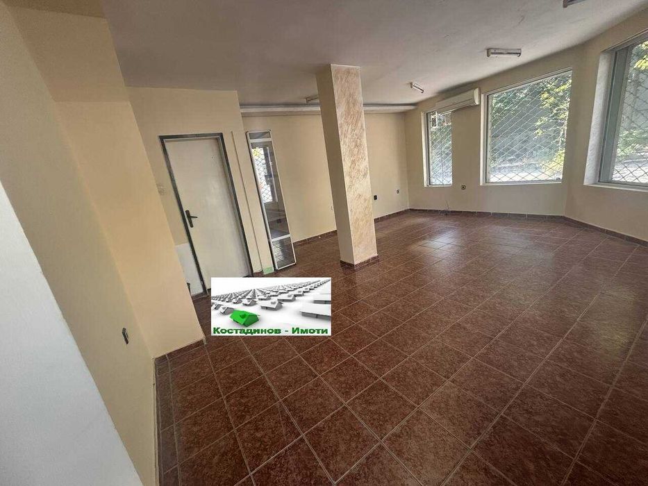Дава се под наем Магазин в Пловдив, Каменица 1 - 35 кв.м за 408 € - Снимка #1